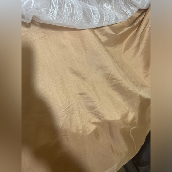 MAC DUGGAL 67563 white gown layers of tulle size 2 - Picture 10 of 11